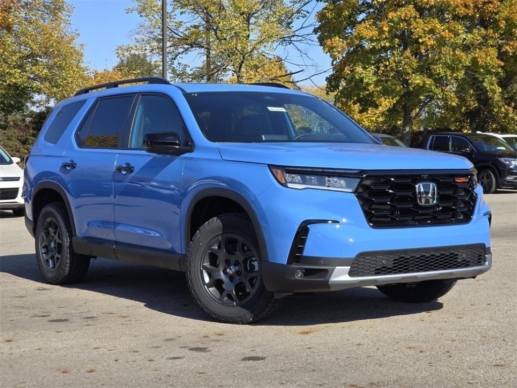 new 2025 Honda Pilot car, priced at $51,250