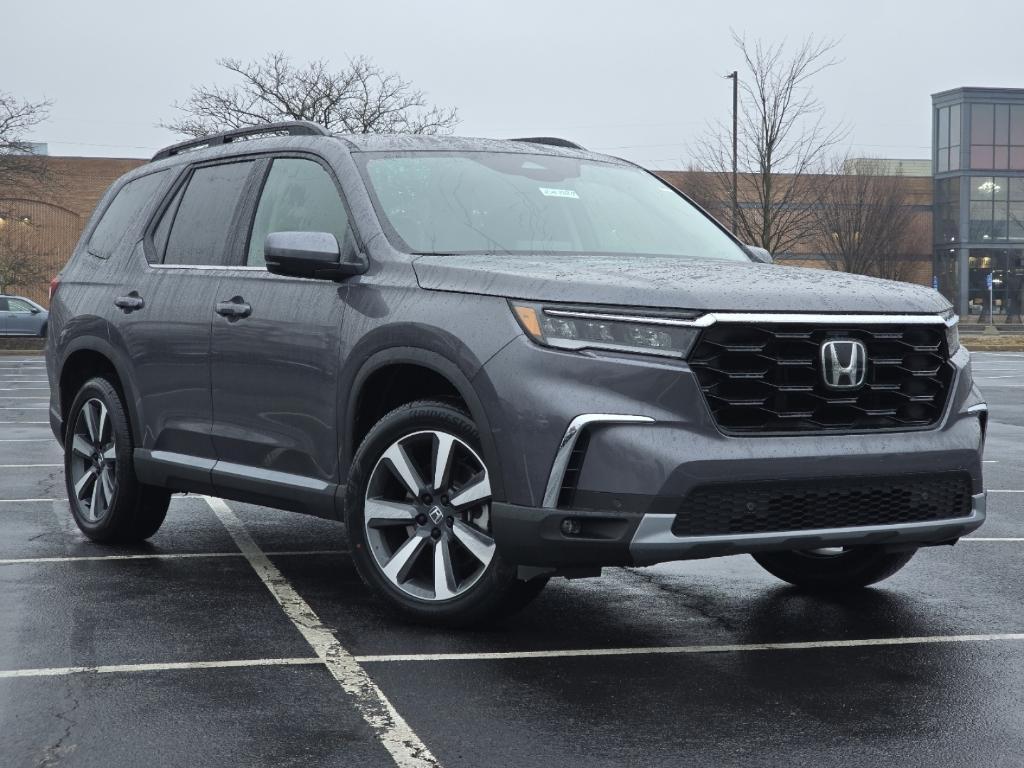 new 2025 Honda Pilot car, priced at $51,095