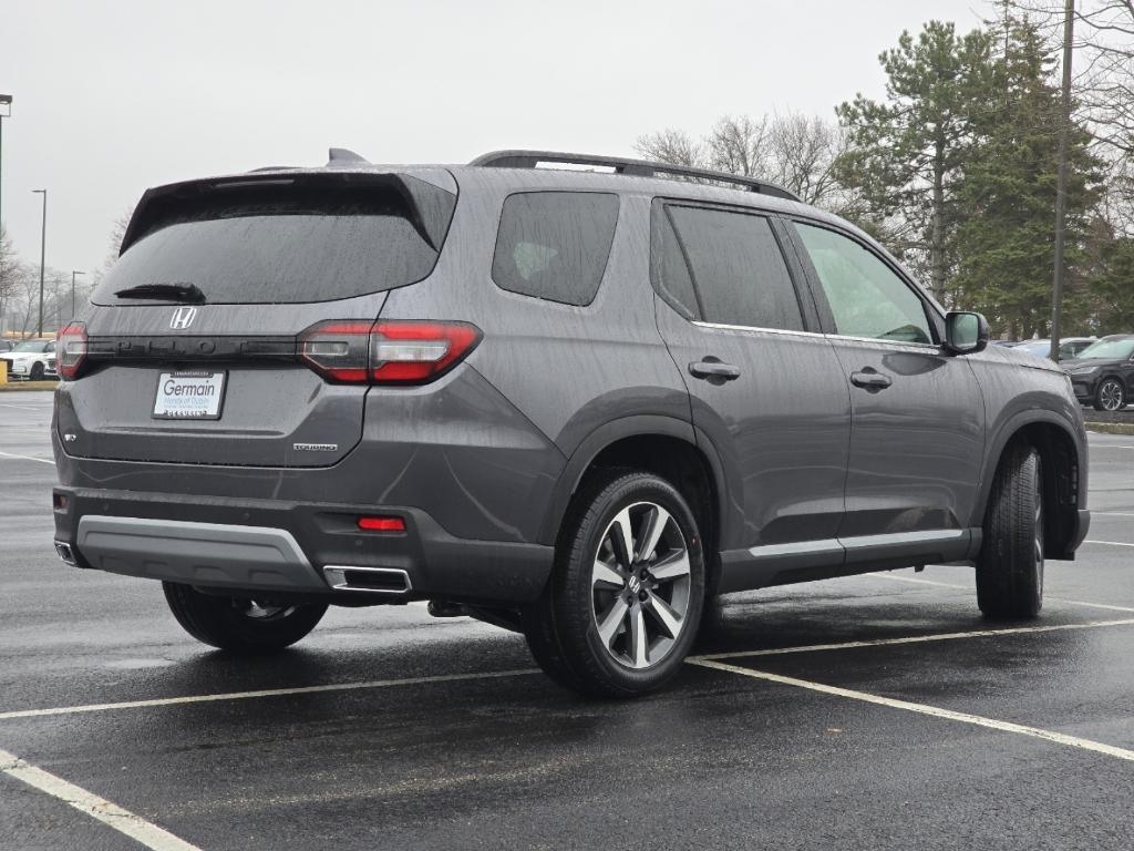 new 2025 Honda Pilot car, priced at $51,095