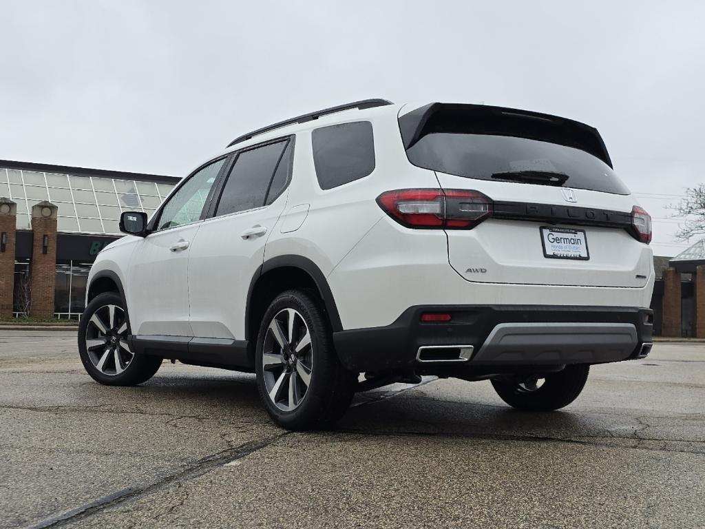 new 2025 Honda Pilot car, priced at $52,180