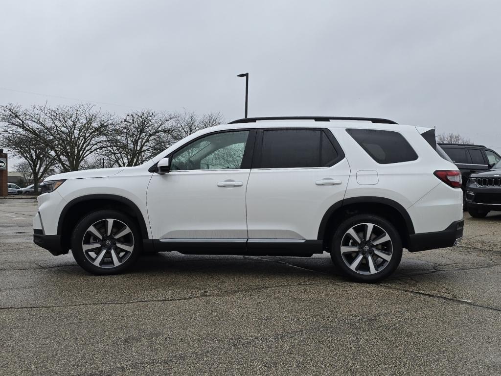 new 2025 Honda Pilot car, priced at $52,180