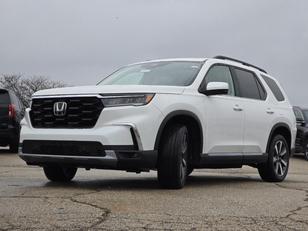 new 2025 Honda Pilot car, priced at $52,180