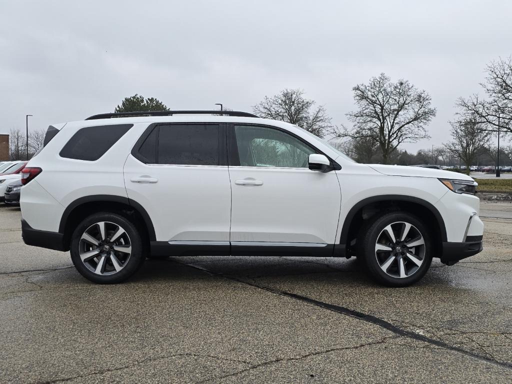 new 2025 Honda Pilot car, priced at $52,180