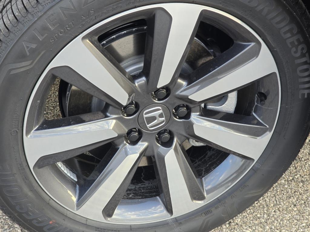 new 2025 Honda Pilot car, priced at $51,450