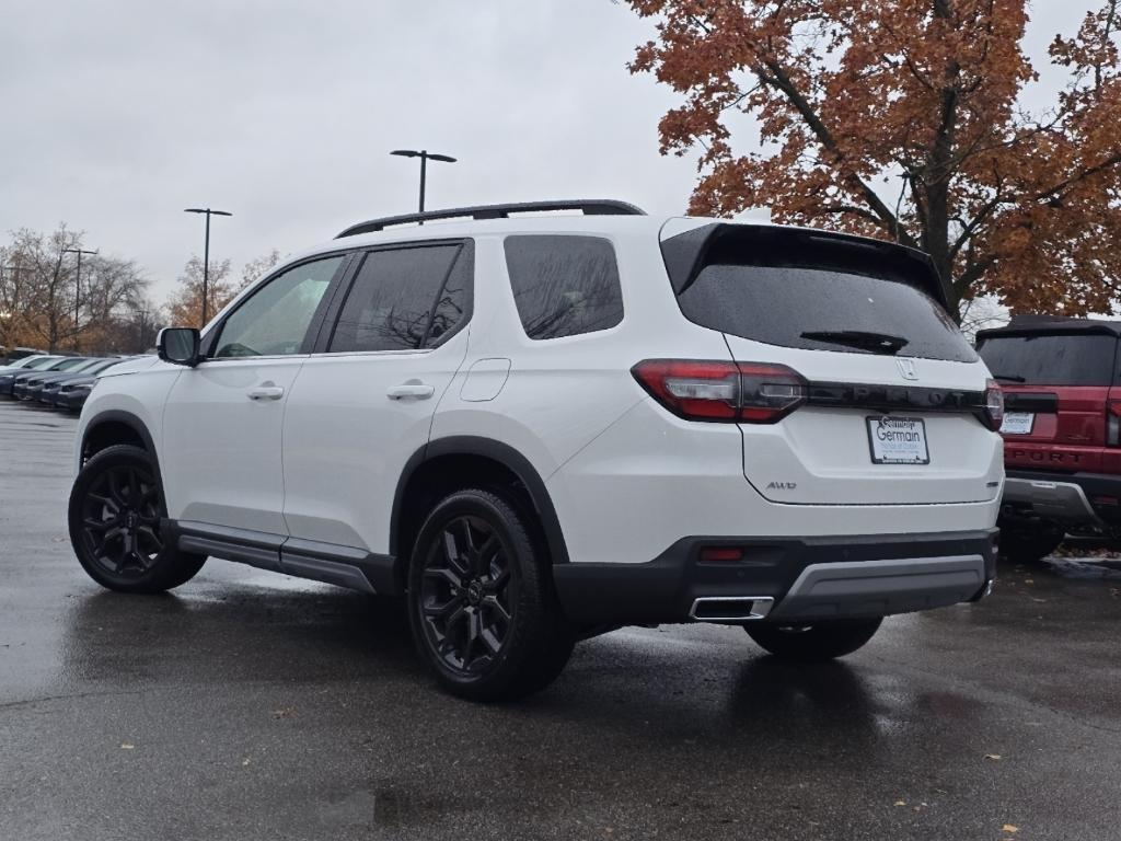 new 2025 Honda Pilot car, priced at $53,550