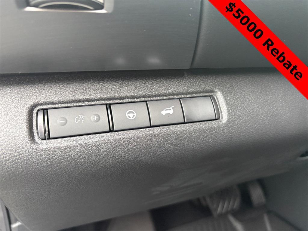 new 2025 Nissan Pathfinder car, priced at $40,620