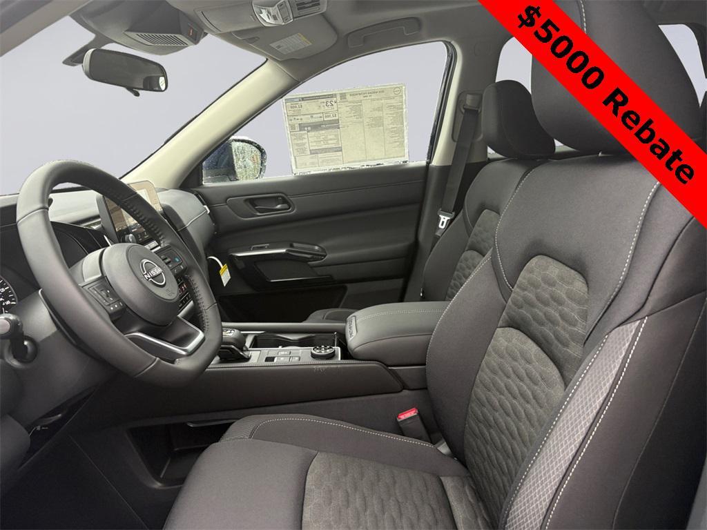 new 2025 Nissan Pathfinder car, priced at $40,260