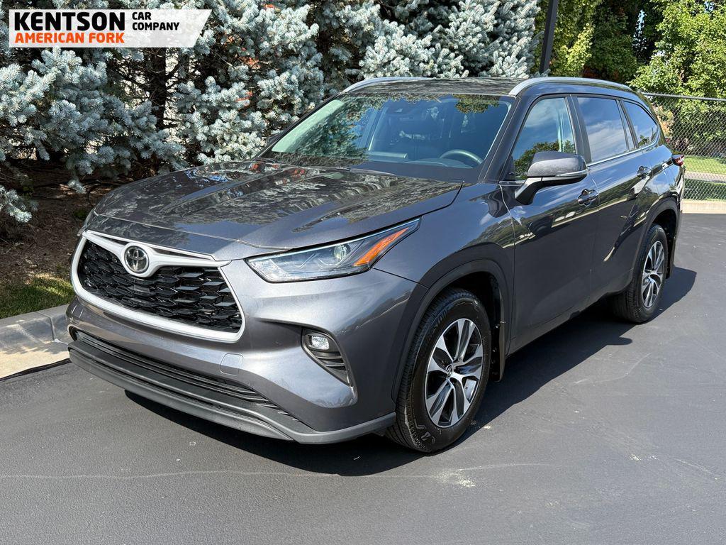 used 2025 Toyota Highlander car, priced at $42,250