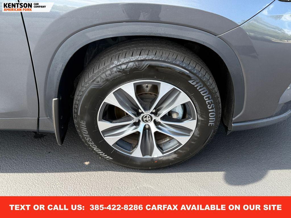used 2025 Toyota Highlander car, priced at $40,950