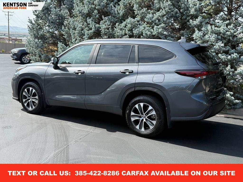used 2025 Toyota Highlander car, priced at $40,950