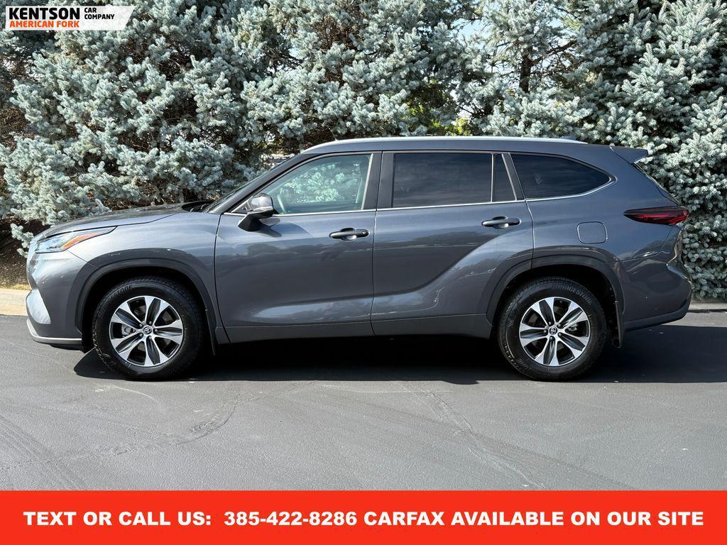 used 2025 Toyota Highlander car, priced at $40,950