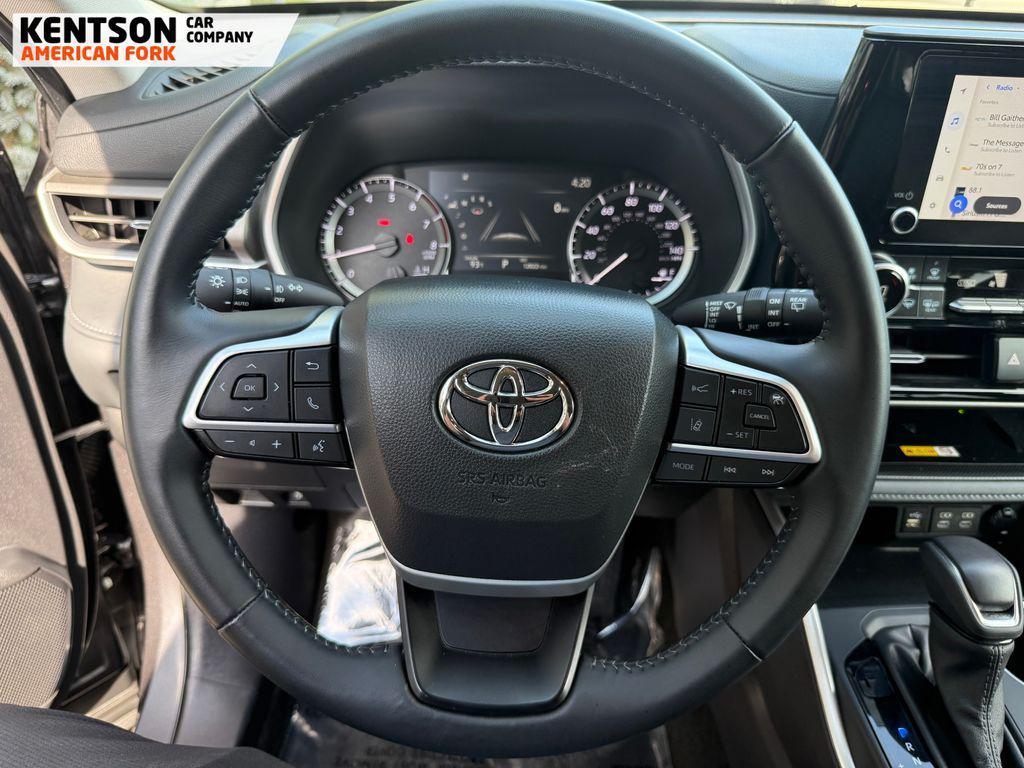used 2025 Toyota Highlander car, priced at $42,250