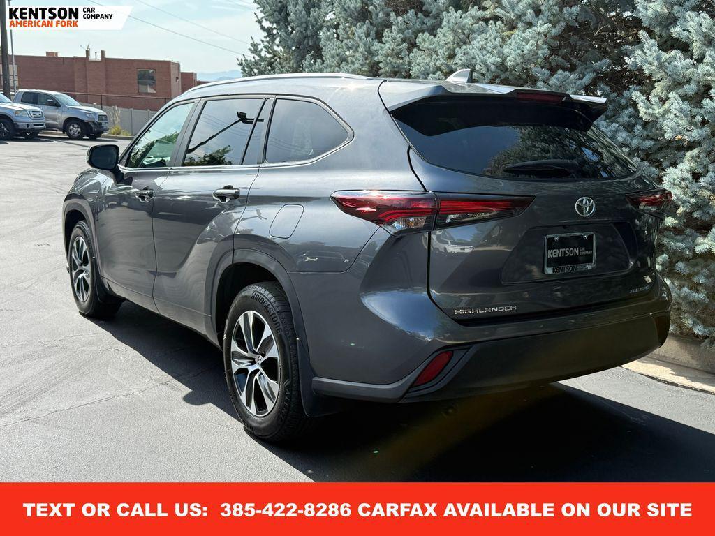 used 2025 Toyota Highlander car, priced at $40,950