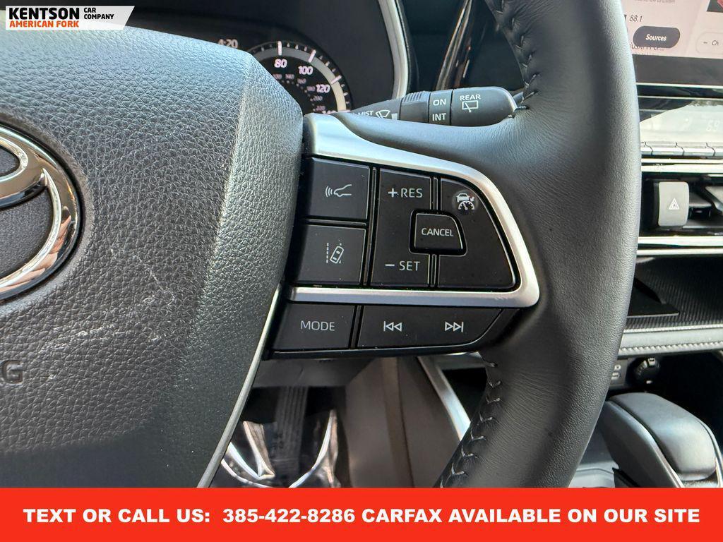 used 2025 Toyota Highlander car, priced at $40,950
