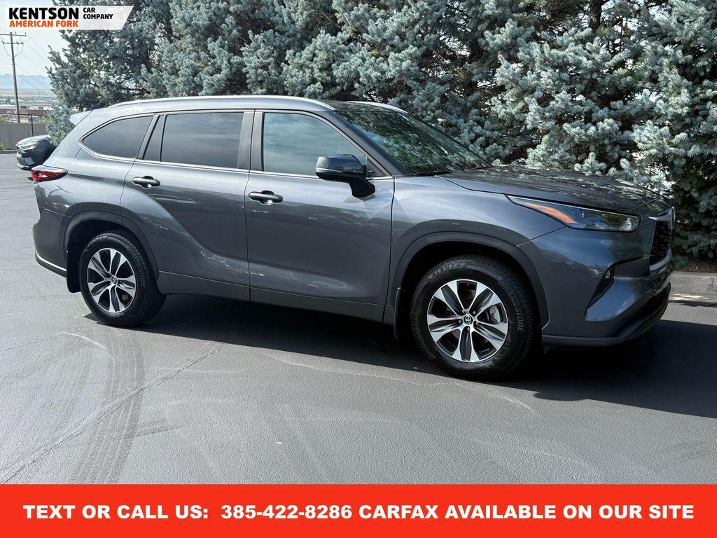 used 2025 Toyota Highlander car, priced at $40,950