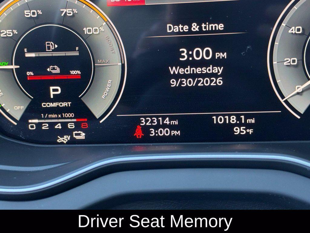 Audi Q5 view 11