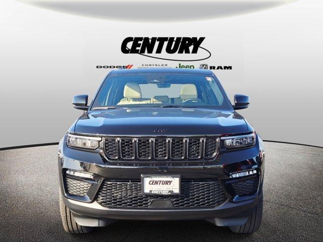 new 2025 Jeep Grand Cherokee car, priced at $43,985