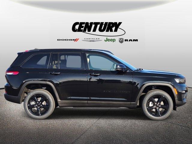 new 2025 Jeep Grand Cherokee car, priced at $43,985