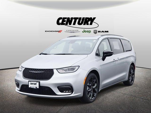 new 2026 Chrysler Pacifica car, priced at $45,745