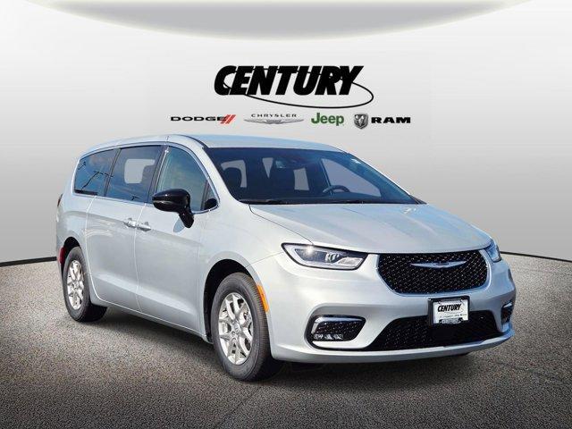 new 2026 Chrysler Pacifica car, priced at $40,780