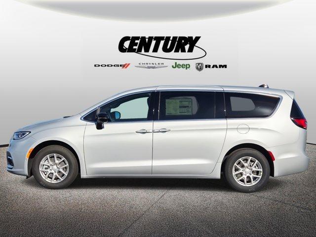 new 2026 Chrysler Pacifica car, priced at $39,140