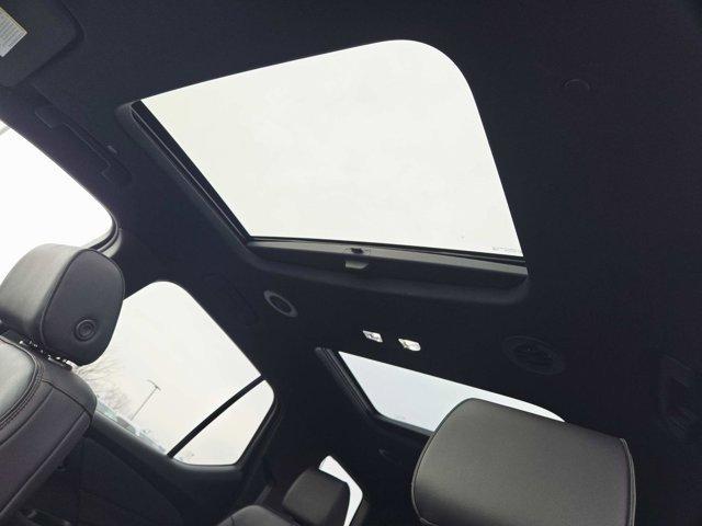 used 2022 Chevrolet Traverse car, priced at $31,977