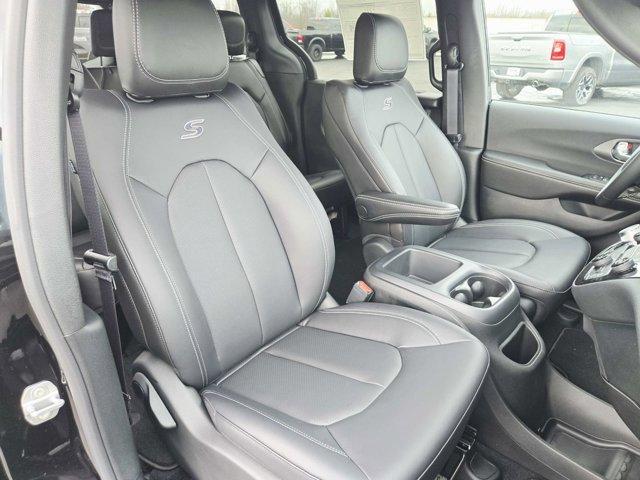 new 2026 Chrysler Pacifica car, priced at $41,405