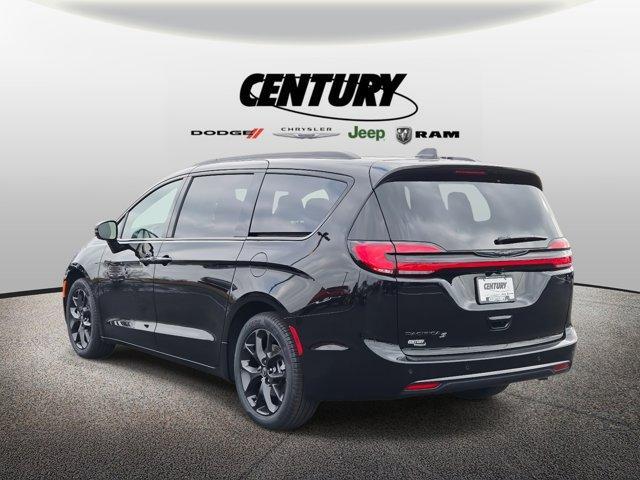 new 2026 Chrysler Pacifica car, priced at $41,405