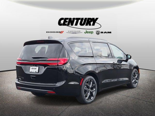 new 2026 Chrysler Pacifica car, priced at $41,405