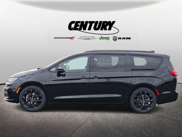 new 2026 Chrysler Pacifica car, priced at $41,405