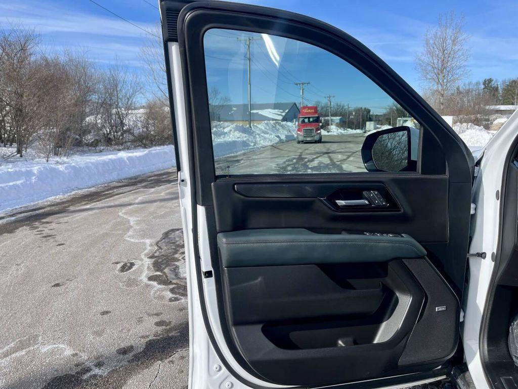 used 2025 GMC Yukon car, priced at $73,975