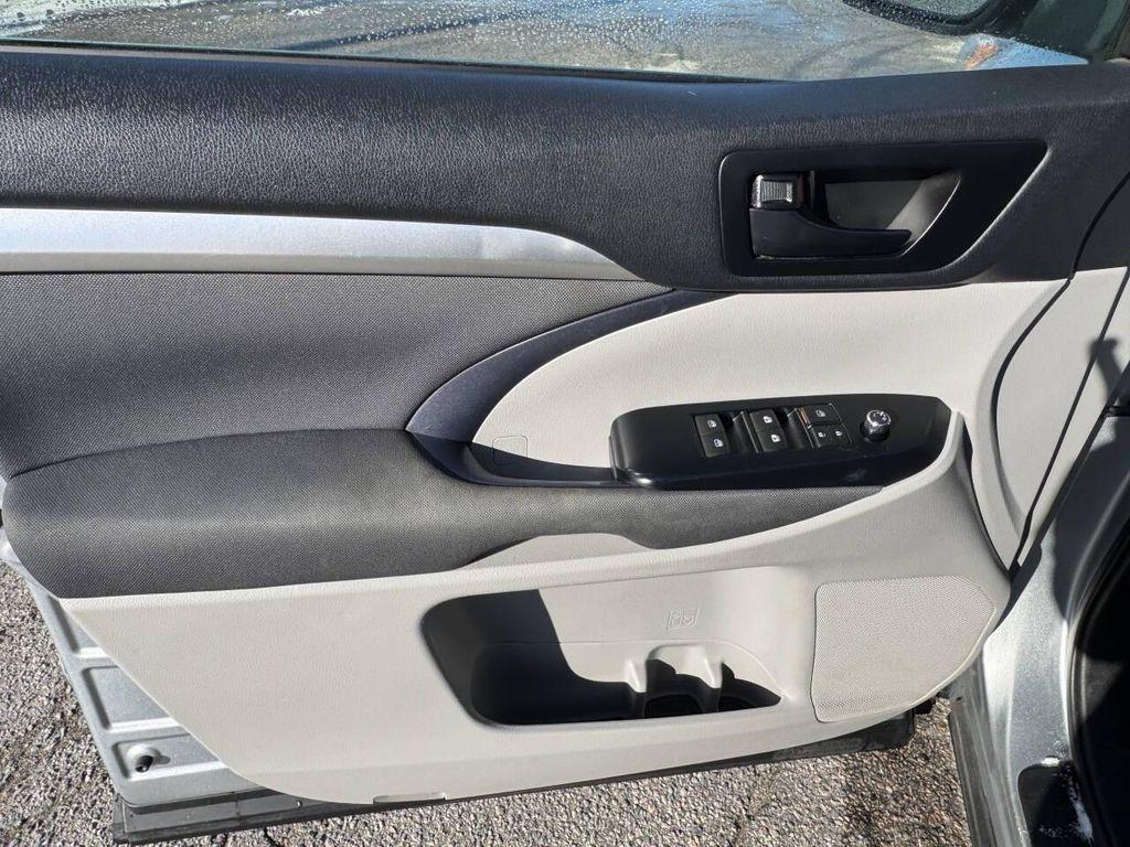 used 2019 Toyota Highlander car, priced at $23,975