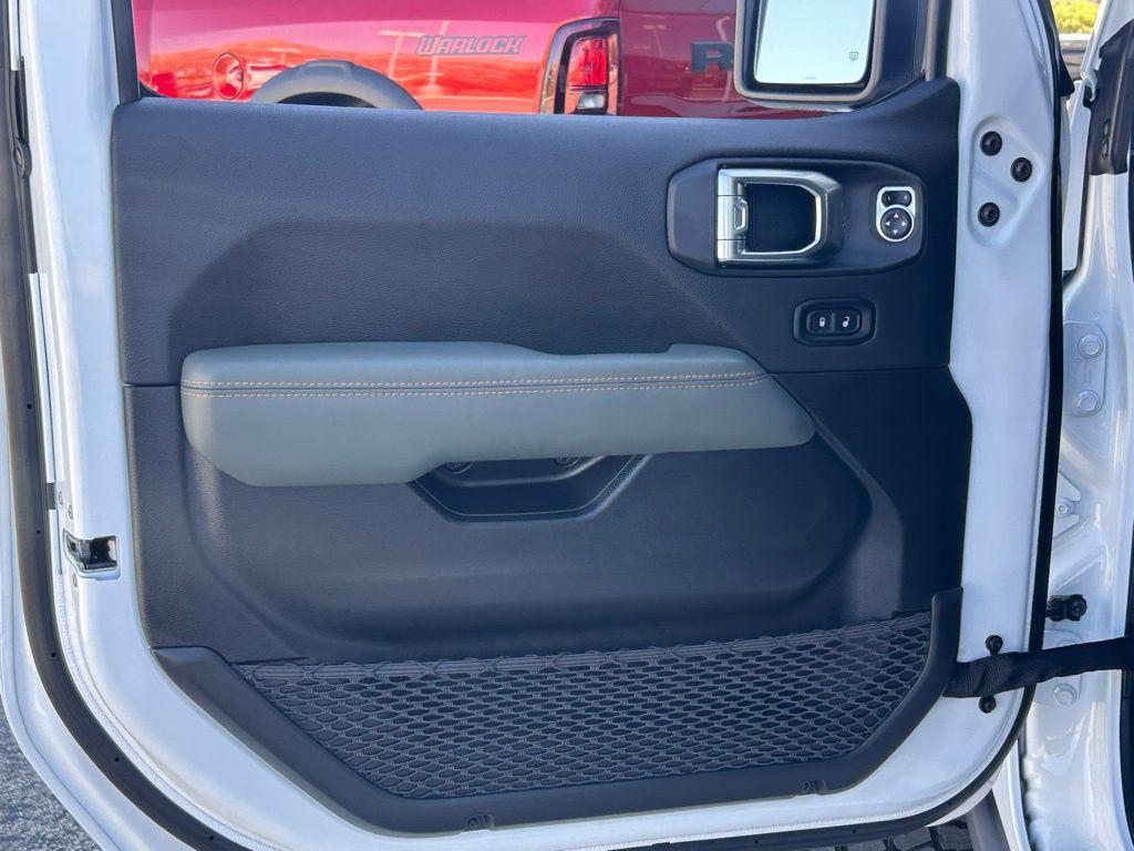 new 2025 Jeep Gladiator car, priced at $53,509