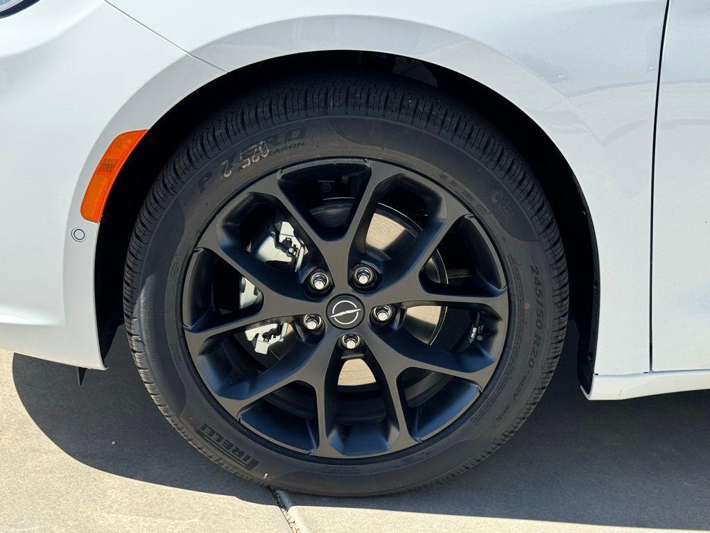 new 2026 Chrysler Pacifica car, priced at $44,860