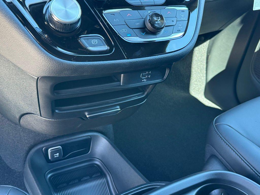 new 2026 Chrysler Pacifica car, priced at $44,860