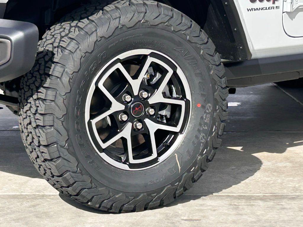 new 2026 Jeep Wrangler car, priced at $55,560