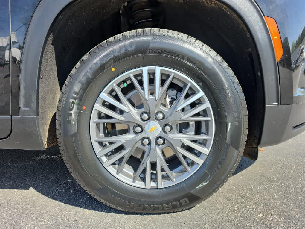 used 2025 Chevrolet Traverse car, priced at $32,877