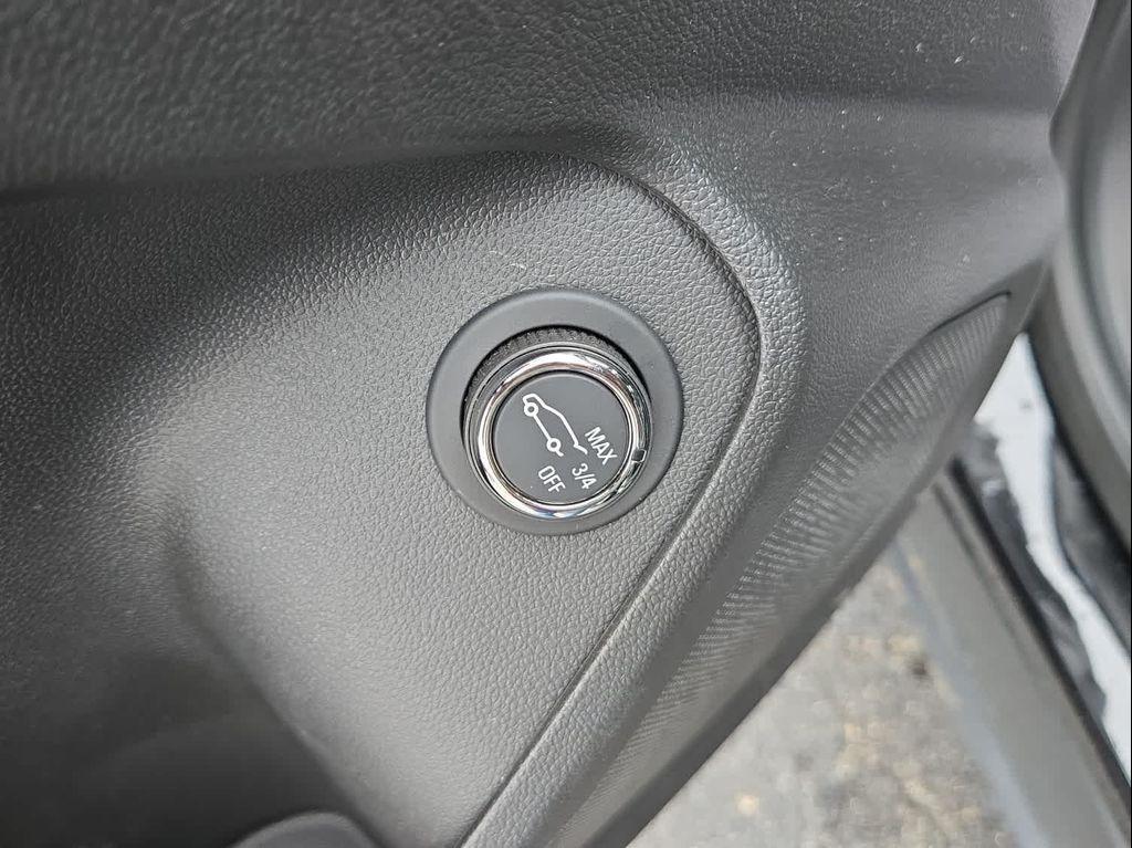 new 2025 Chevrolet TrailBlazer car, priced at $25,998