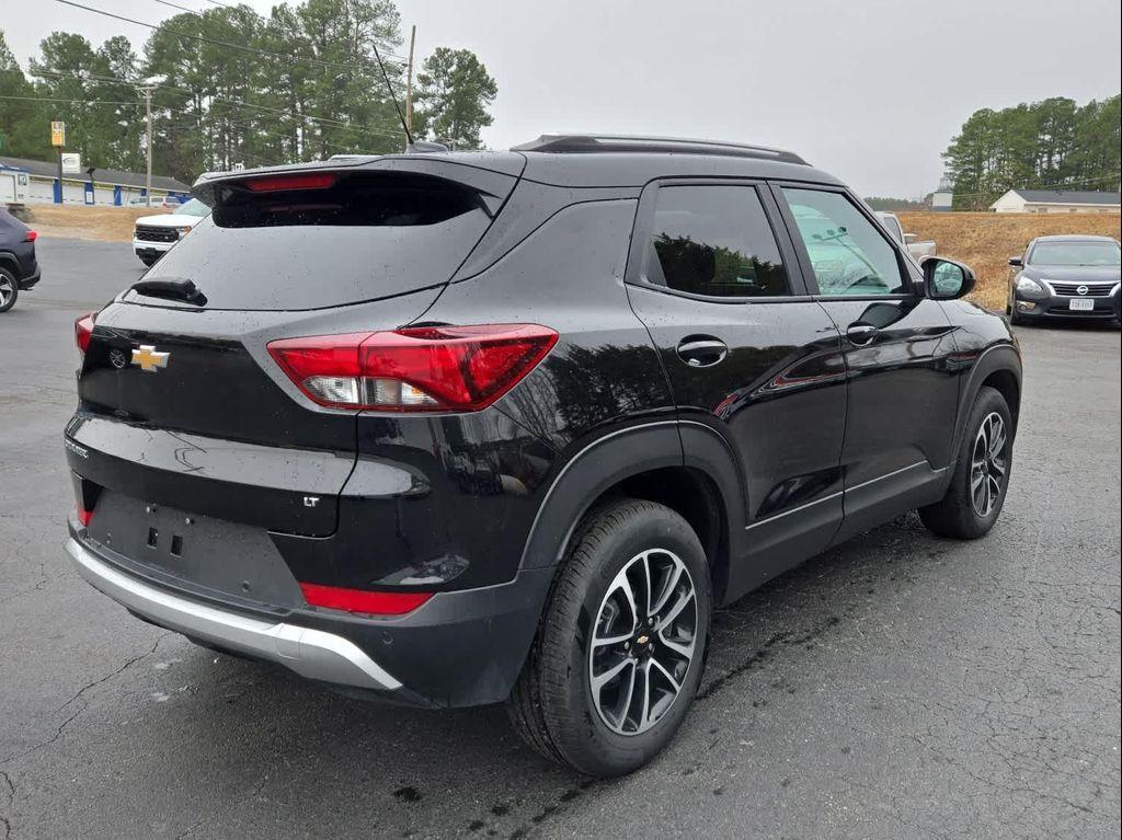 new 2025 Chevrolet TrailBlazer car, priced at $25,998