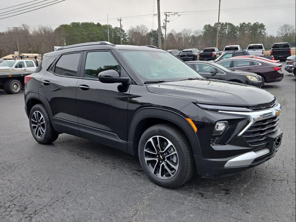 new 2025 Chevrolet TrailBlazer car, priced at $25,998