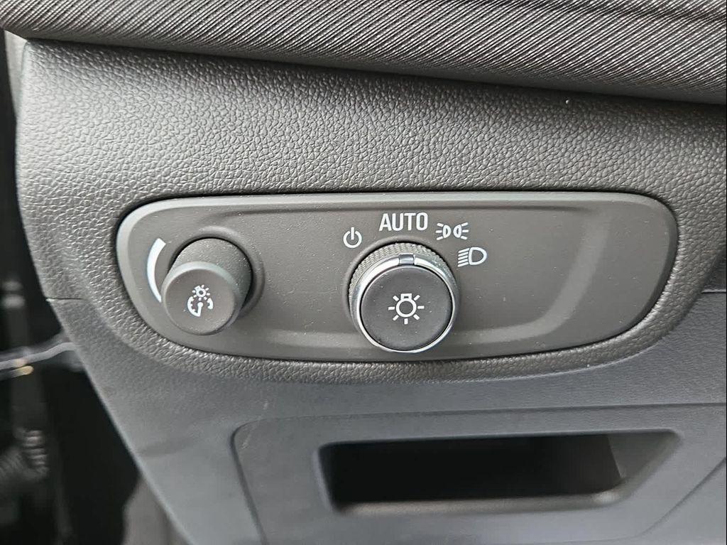 new 2025 Chevrolet TrailBlazer car, priced at $25,998