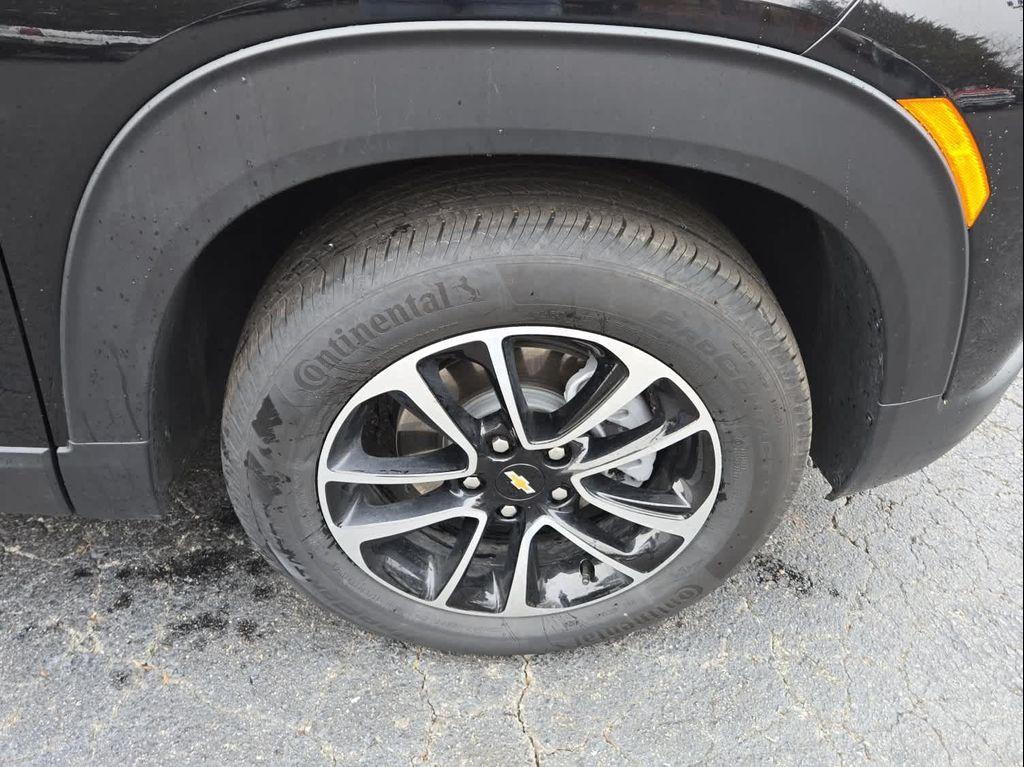 new 2025 Chevrolet TrailBlazer car, priced at $25,998