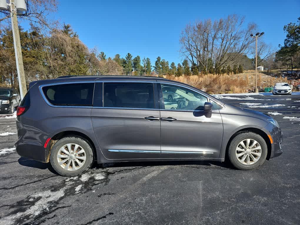 used 2017 Chrysler Pacifica car, priced at $9,997