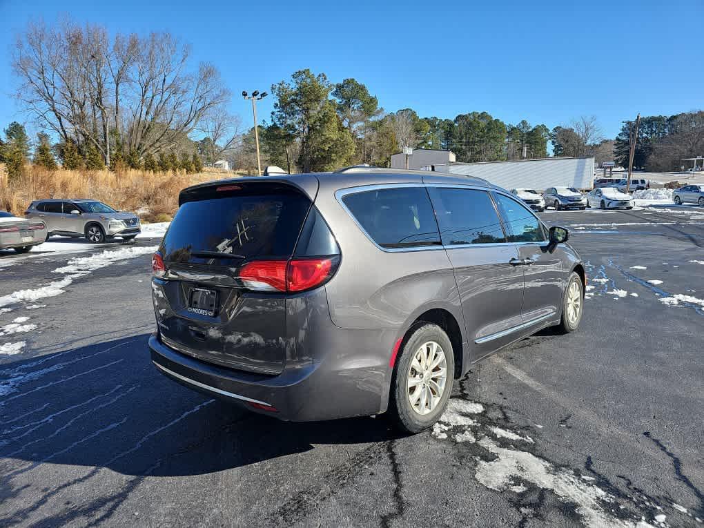 used 2017 Chrysler Pacifica car, priced at $9,997