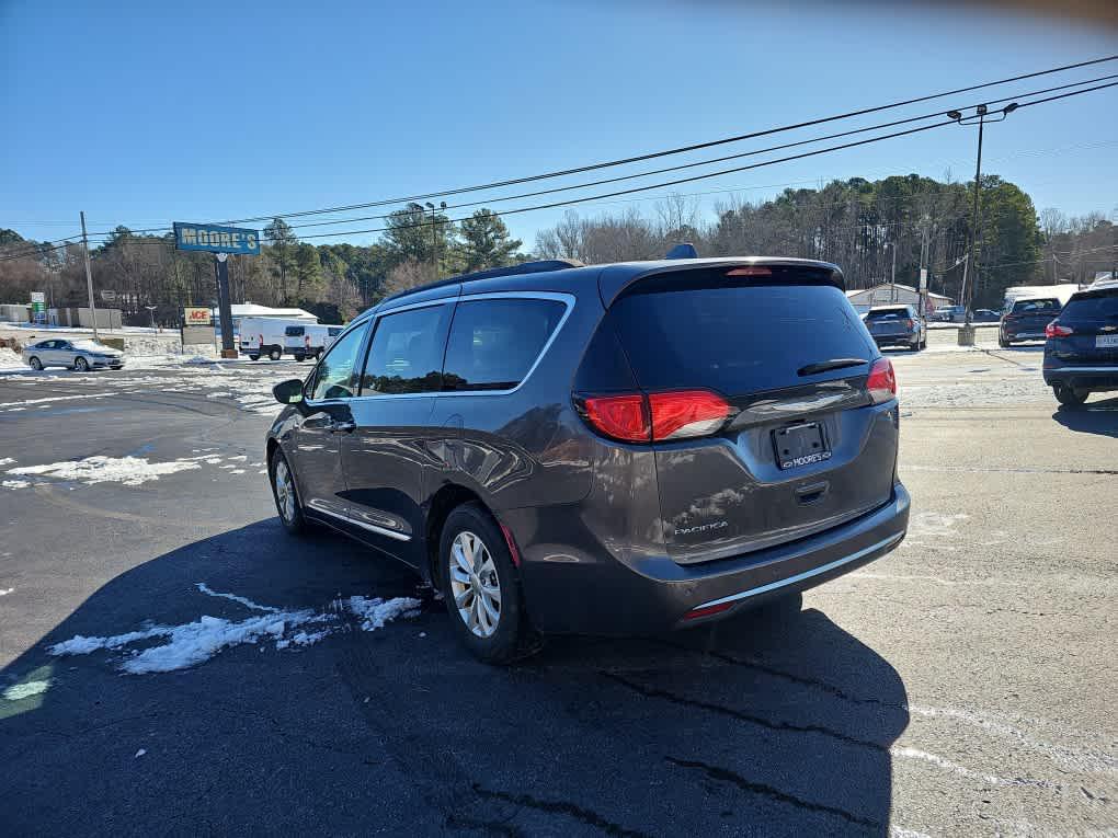 used 2017 Chrysler Pacifica car, priced at $9,997