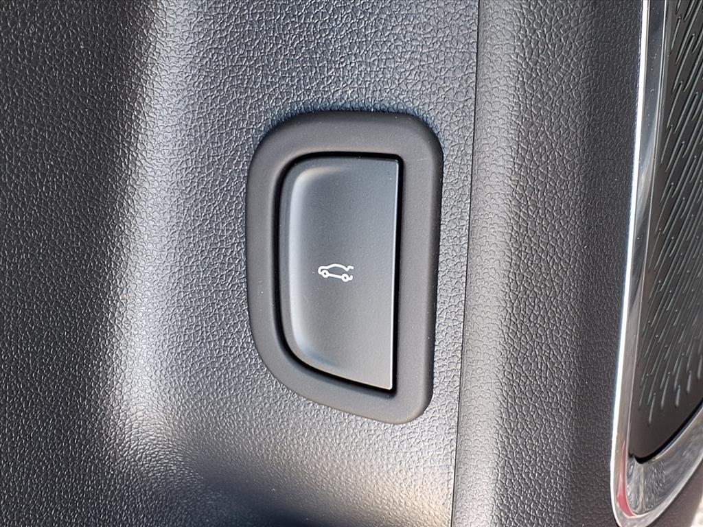 new 2026 Chevrolet Traverse car, priced at $53,194