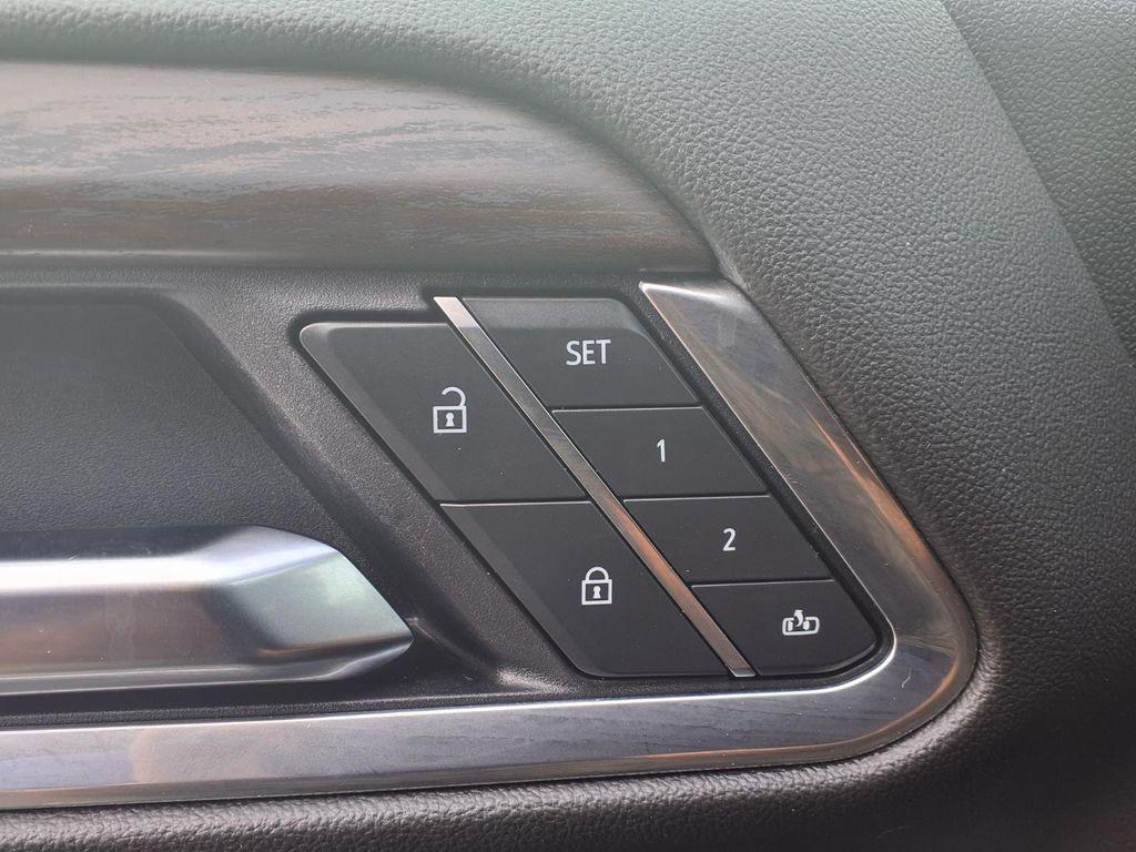 used 2025 GMC Sierra 1500 car, priced at $37,112