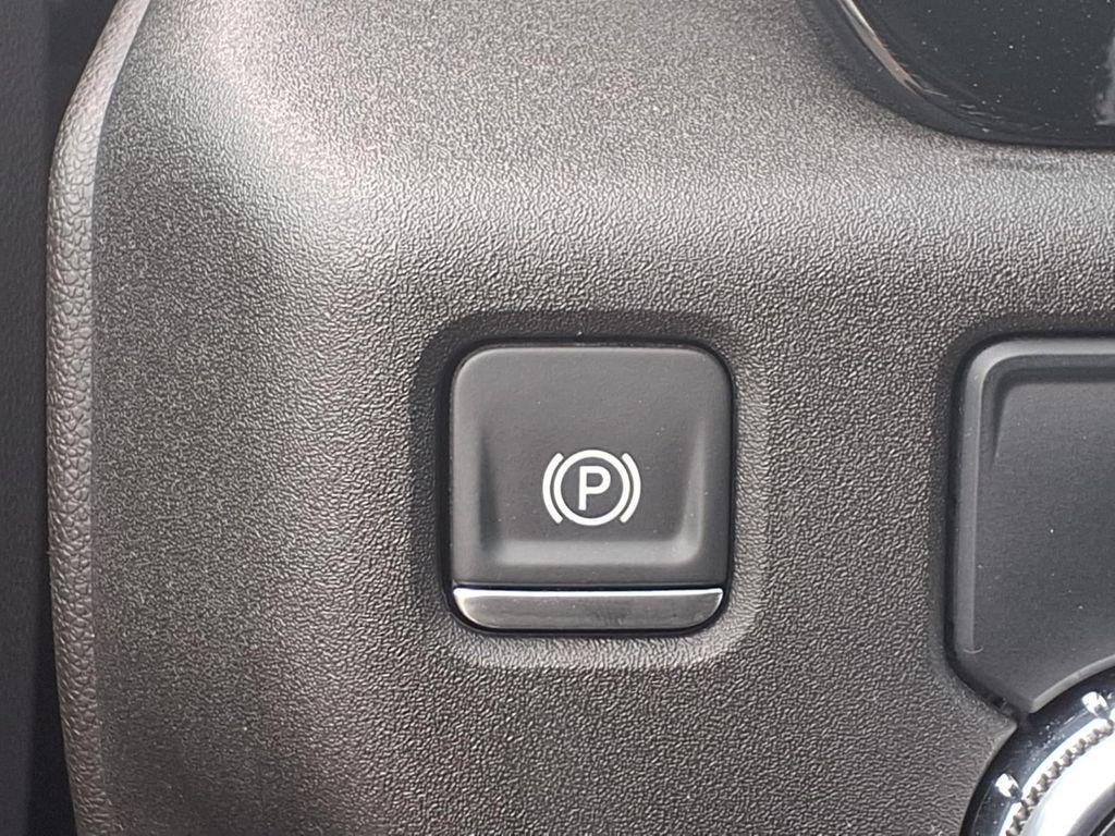 used 2025 GMC Sierra 1500 car, priced at $37,112