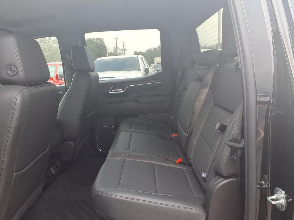 used 2025 GMC Sierra 1500 car, priced at $37,112