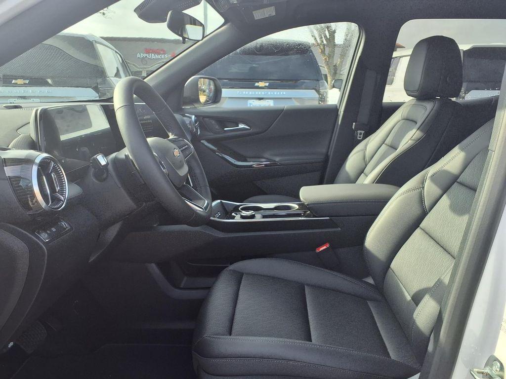 new 2026 Chevrolet Equinox car, priced at $28,095